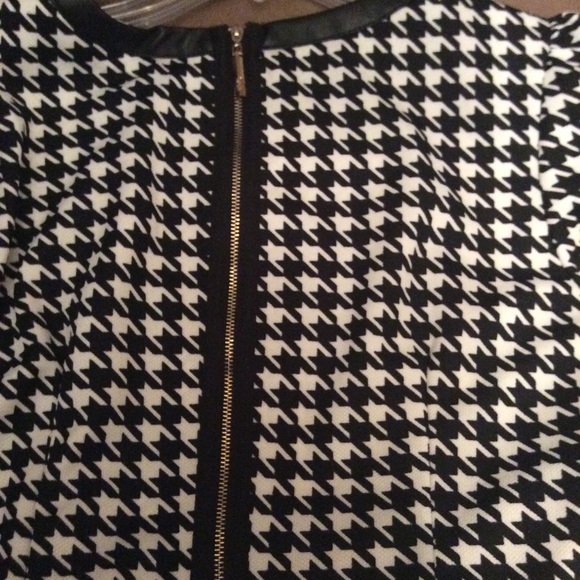 💥Houndstooth midi dress/faux leather trim - Picture 3 of 3
