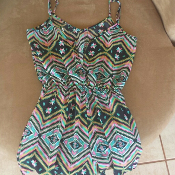 Aztec pattern Romper - Picture 2 of 2