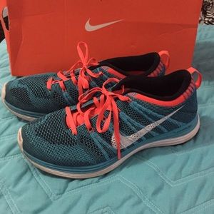 Women's Nike lunar flyknit