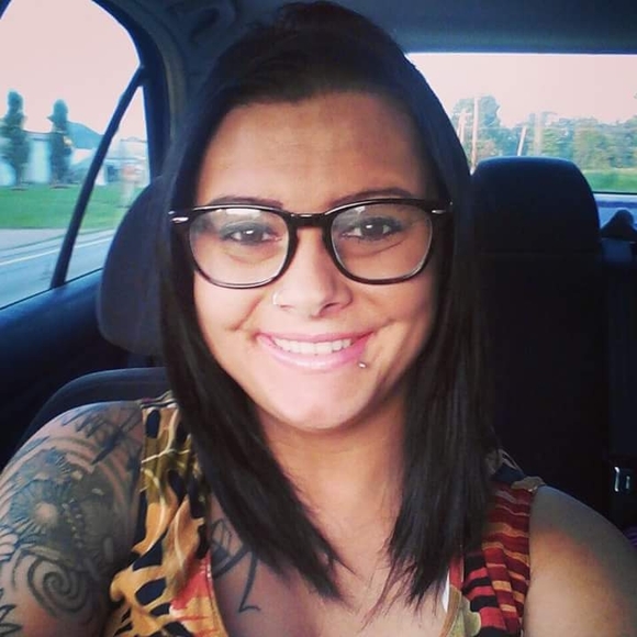 Meet your Posher, Sara - Picture 1 of 1