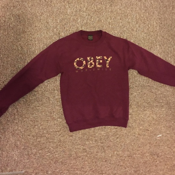 Maroon obey crewneck