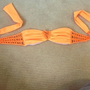 ACACIA BIKINI TOP