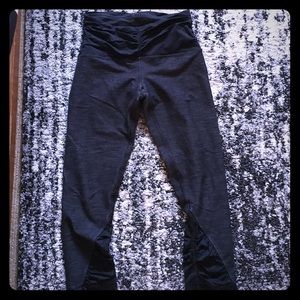 Lulu stretch capri 20% Off w Bundle!