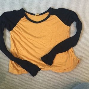 BRANDY MELVILLE LONG SLEEVE