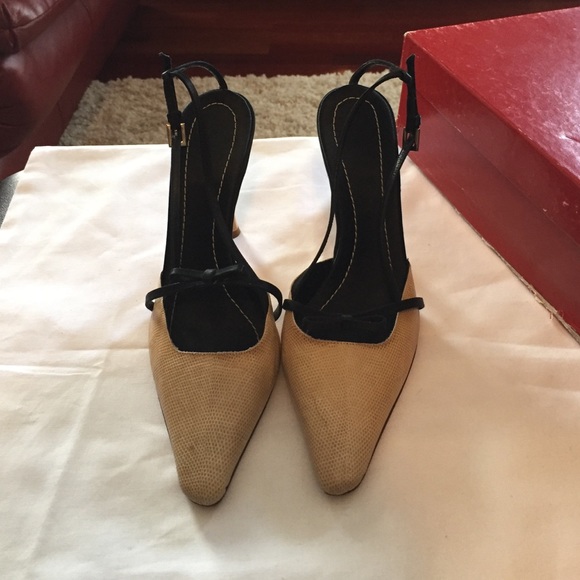 Vintage Valentino pumps!