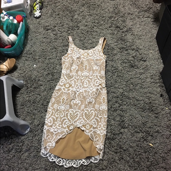 selling lace dress - Picture 2 of 2