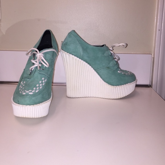 Mint green fashion-forward wedges