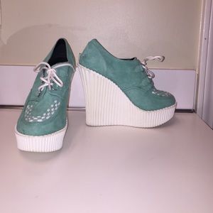 Mint green fashion-forward wedges