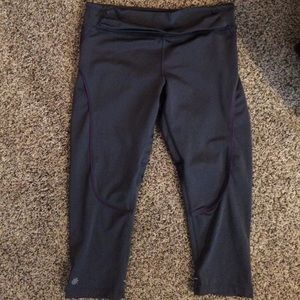 Athleta charcoal capri workout pants