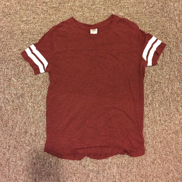 Maroon t shirt