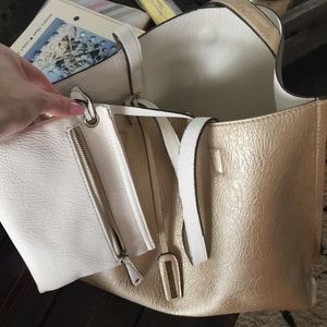 Street Level Reversible gold/cream metallic tote