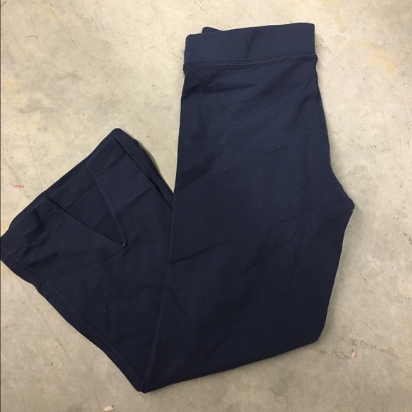 Lulu spit leg crops. Navy