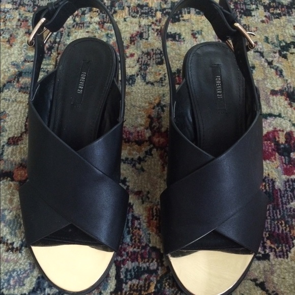 2 HR SALE**Like New Forever 21 Heeled Sandals