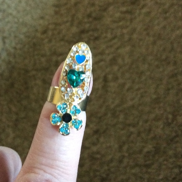 Nail ring - Picture 1 of 1