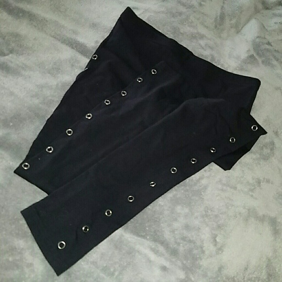 Black Leggings w/Rivets Medium Jrs