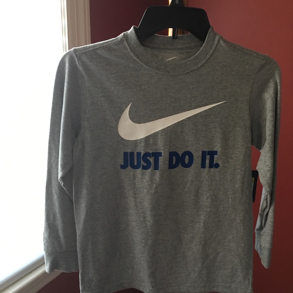 Nike boy shirt