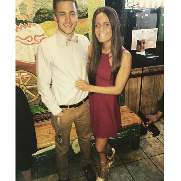 Meet your Posher, Ariel - Picture 1 of 1