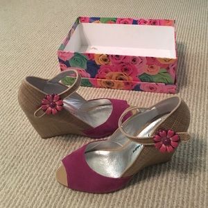 Beverly Feldmam "Sunnyside" wedge- with flower!