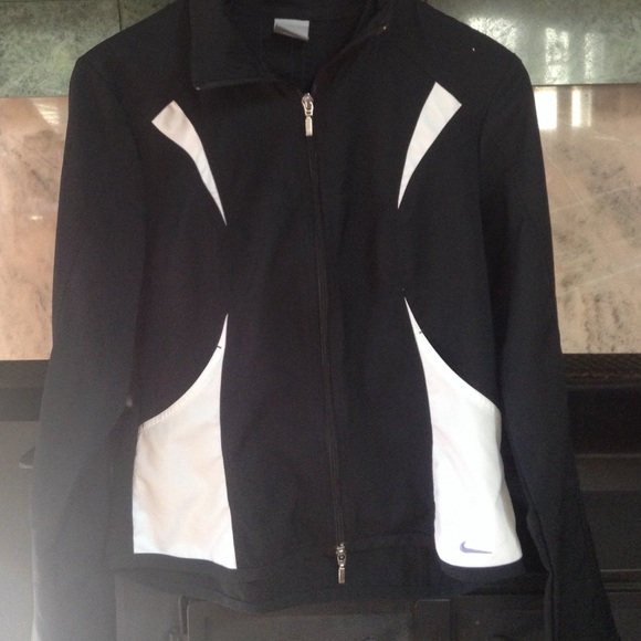 NIKE JACKET LIGHT WEIGHT