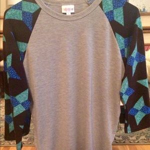 Lularoe - NWT - "Randy" style tee - size Small