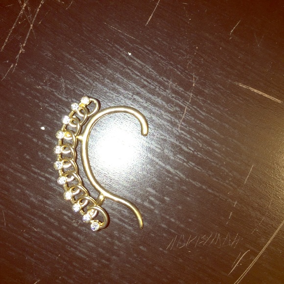 Around the ear, earring