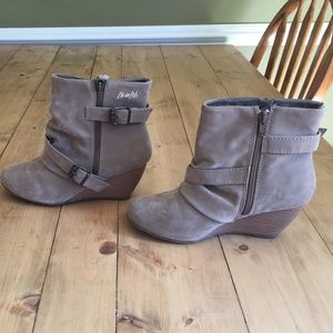 Size 7,Blow fish wedge ankle boots.