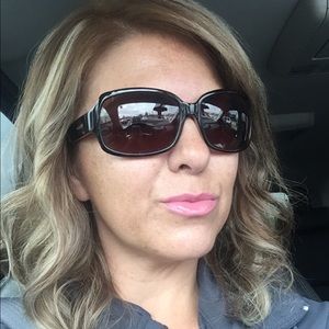 Meet your Posher, Celene