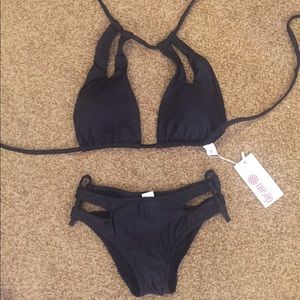 Strapped bikini set