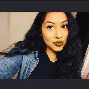 Meet your Posher, Evangeline