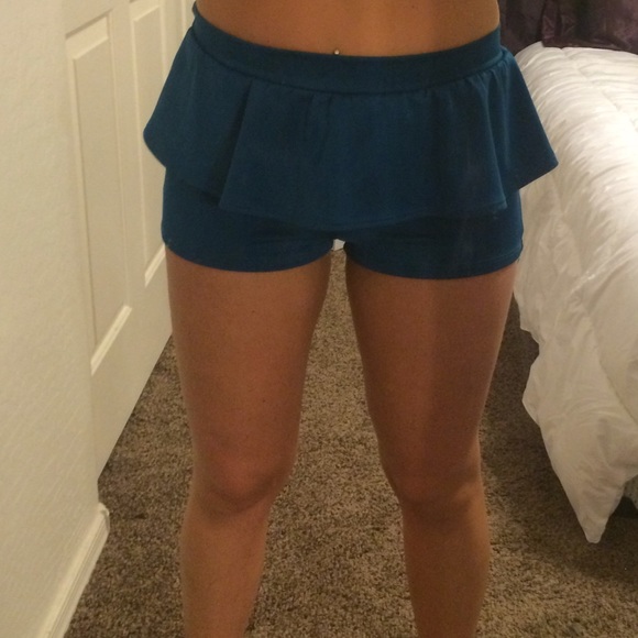 Shorts - Picture 3 of 3