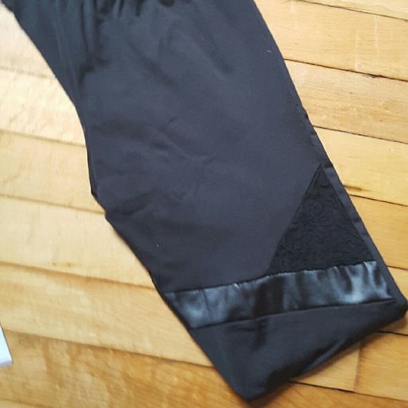 β‘SALEβ‘πHPπ Lace wet look leggings - Picture 3 of 3