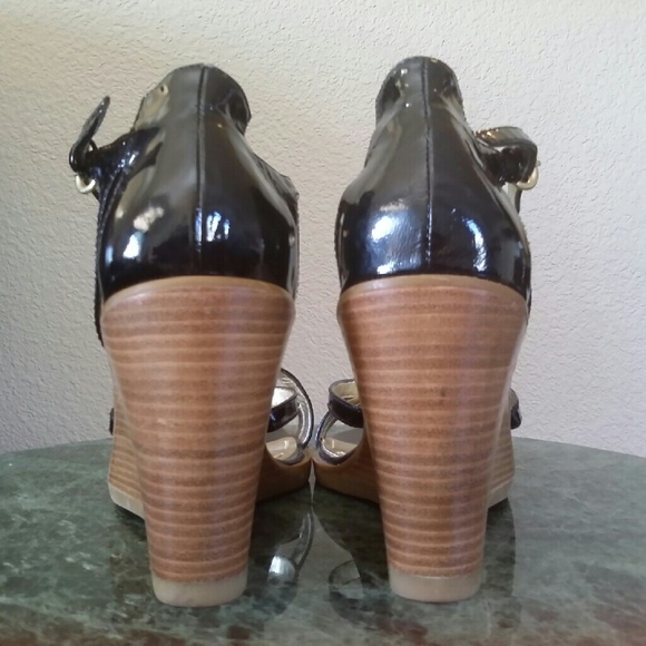 B. Makowsky patent leather wedges *NEW* - Picture 3 of 4