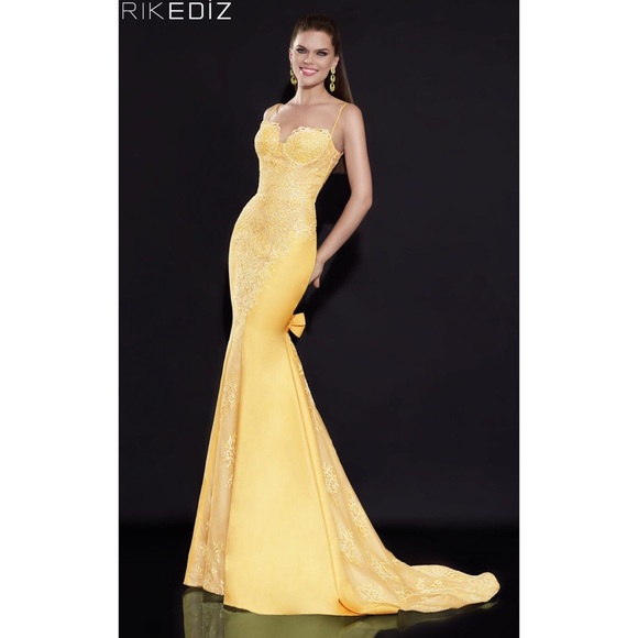 Sweetheart Lace Gown by Tarik Ediz 92545