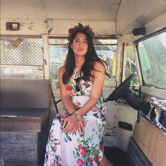 Meet your Posher, Christina - Picture 2 of 2