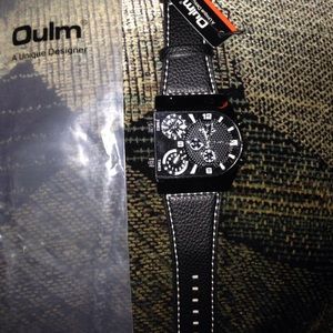 Oulm men's wrist watch black leather band. New.