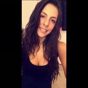 Meet your Posher, Olivia