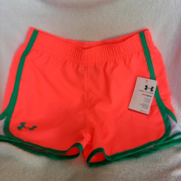 UNDER ARMOUR girls shorts