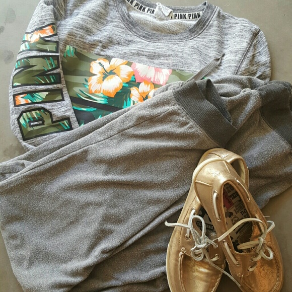 SOLD LOCAL Grey boyfriend sweats BUY $15 TRADE $20 - Picture 2 of 2