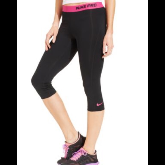 Nike Pro fitted crop leggings