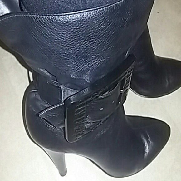 Bootie Excelent Condition - image 1