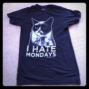 Grumpy Cat Anti-Monday t-shirt!