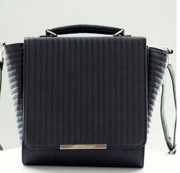 Yoki Trapeze Cross Body Bag