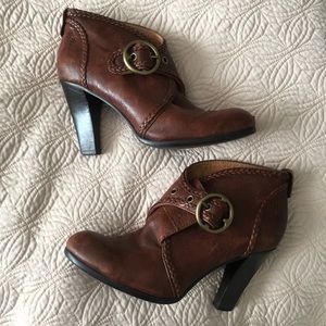 Frye Vickie Bootie- Saddle