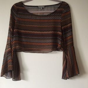 Adorable Vintage Bell Sleeve Top 🌿