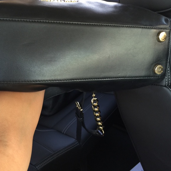 Michael kors black Devon purse - Picture 3 of 3