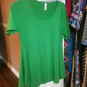 Kelly green lularoe perfect tee