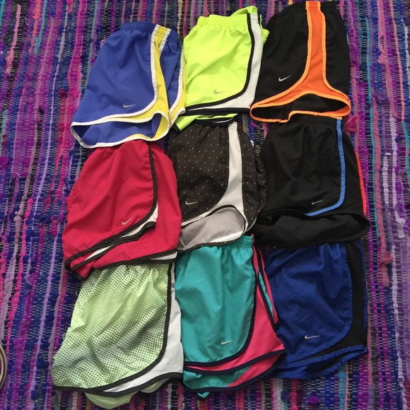 NIKE SHORTS