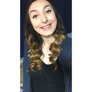 Meet your Posher, Cassandra