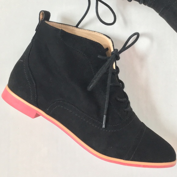 💙SOLD💙 Forever 21 // Lace Up Ankle Boots - Picture 4 of 4