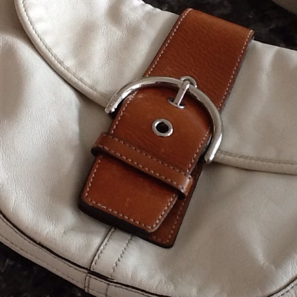 White COACH authentic leather bag with brown trim - Picture 2 of 4